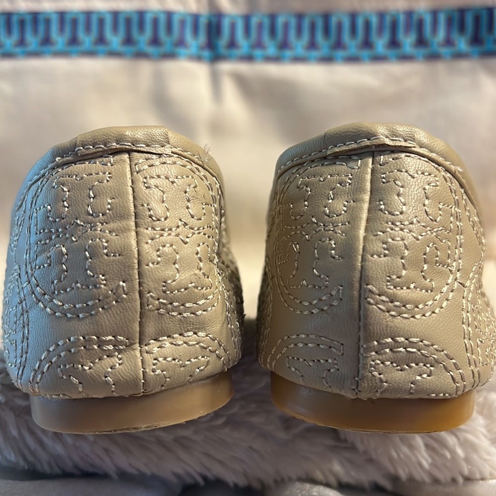TORY BURCH Chelsea Stitched Logo Ballerina Flats - Picture 4 of 9